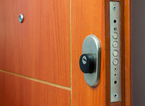 Installation porte blindee forest